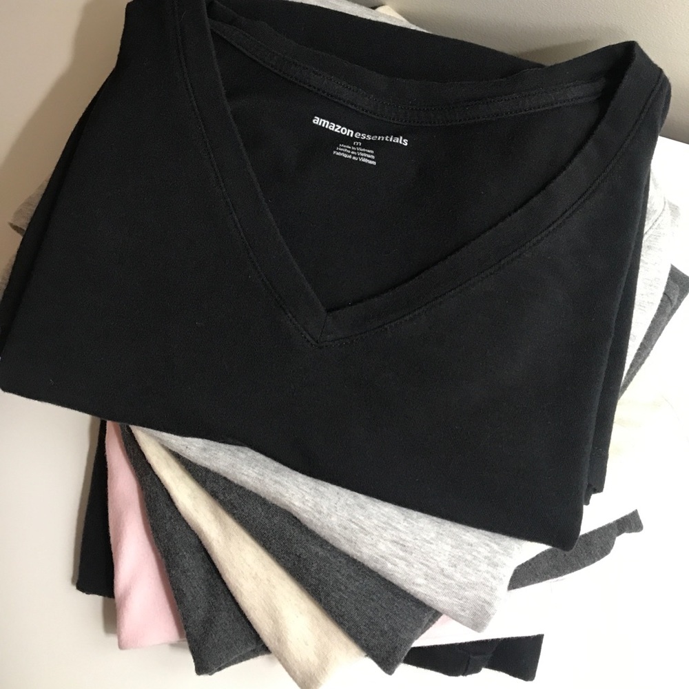 Amazon Essentials V-neck T-shirts Medium Pack of 7